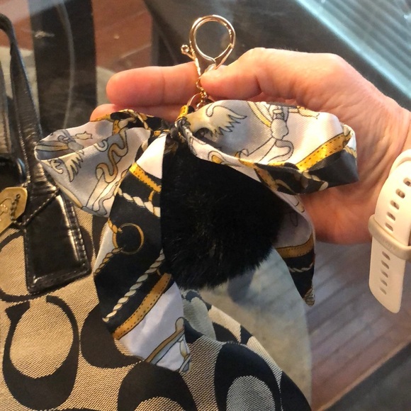 Vintage Y2K Coach Fabric Black & Gray Signature Shoulder Bag w/ Leather Straps - Picture 12 of 15